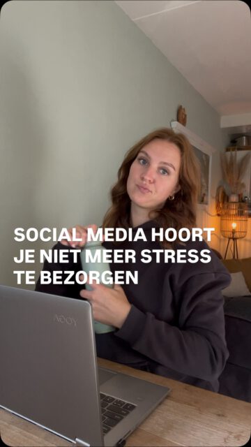 Merk jij dat je alleen maar overweldigd en gestresst raakt van social media? Je wilt het er graag serieus bij doen als lokale ondernemer, want je concullega’s doen het immers ook en het hoort helemaal bij deze tijd.

Maar potverdorie, wat is er veel informatie over te vinden, maar tegelijkertijd ook bar weinig. Hoe moet je in hemelsnaam meerdere keren per week inspiratie vinden voor content om te posten?

Laat mij helpen.

Ik kan al het ingewikkelde uitzoekwerk voor je uit handen nemen en een complete social media strategie op maat maken voor jouw bedrijf. Hierbij houd ik uiteraard rekening met je doelen en doelgroep, maar ook met de hoeveelheid tijd jij eraan wilt/kunt besteden en de kennis die je al wel/niet hebt.

Deze strategie ga je vervolgens zelfstandig uitwerken, zodat jij de touwtjes in eigen handen houdt, maar dan met een extra touw, waaraan je houvast hebt. Zo weet je altijd precies wat je kunt posten.

En voor wie meer hulp wil, ben ik er om je X aantal maanden te begeleiden bij het implementeren van de strategie.

Is dit iets waarvan jij denkt: ‘Dit wil ik!’? Stuur dan een email naar marketing@atnoa.nl of stuur mij een DM.